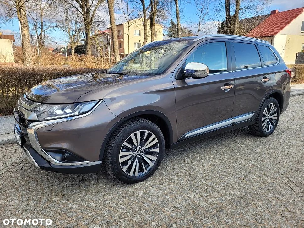 Mitsubishi Outlander 2.0 Intense + Navi 4WD CVT - 23