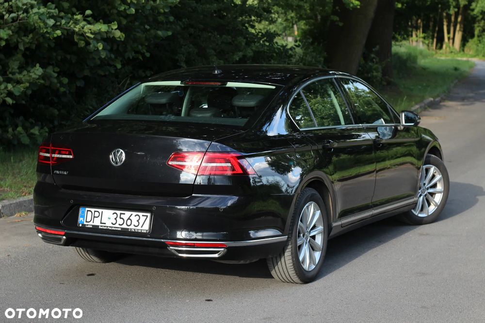 Volkswagen Passat - 9