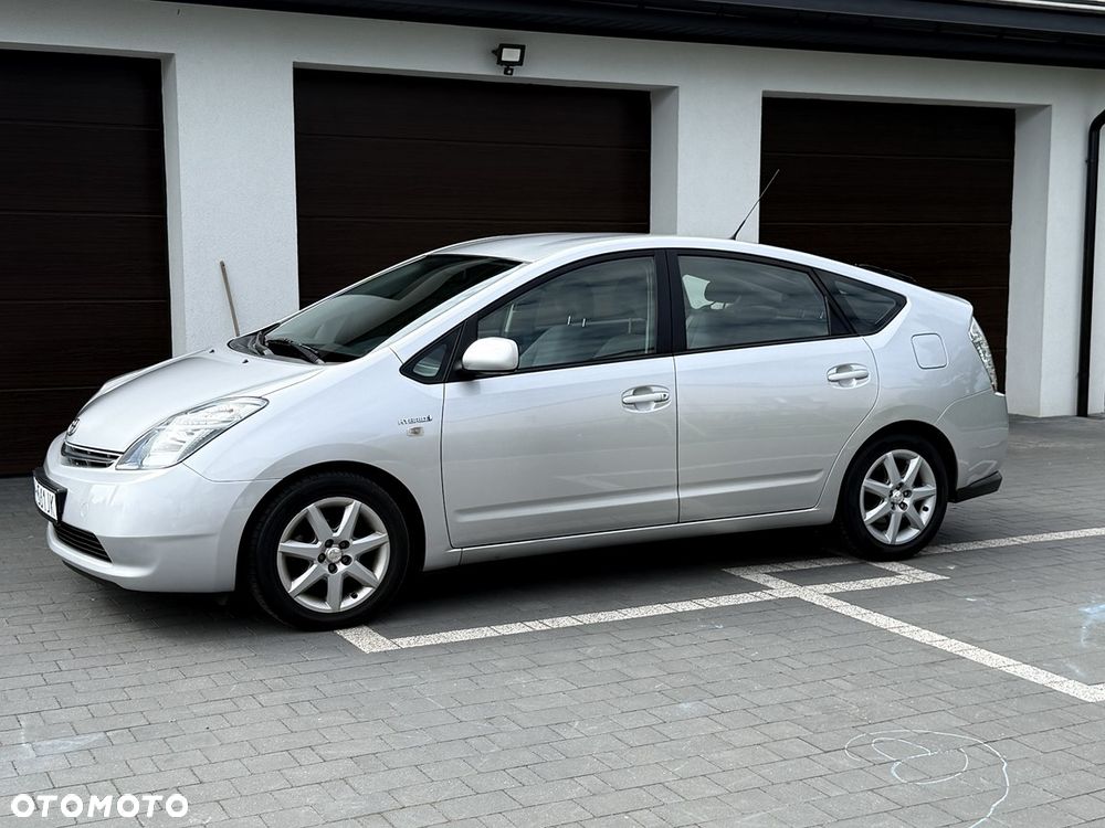 Toyota Prius 1.5 VVT-i Sol - 2