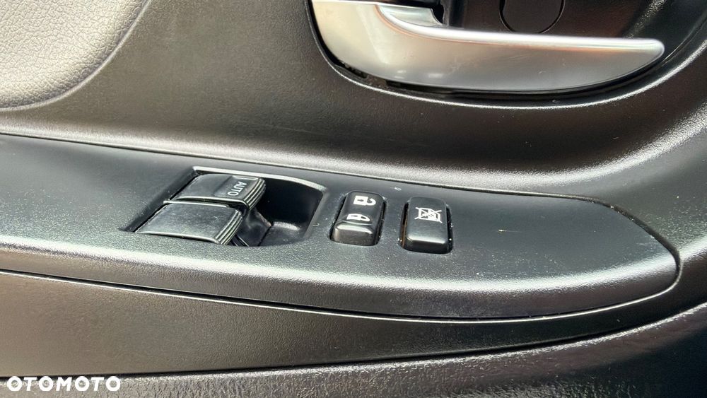 Toyota Yaris - 17