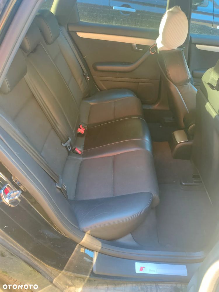 Audi A4 Avant 2.0 T FSI quattro - 11