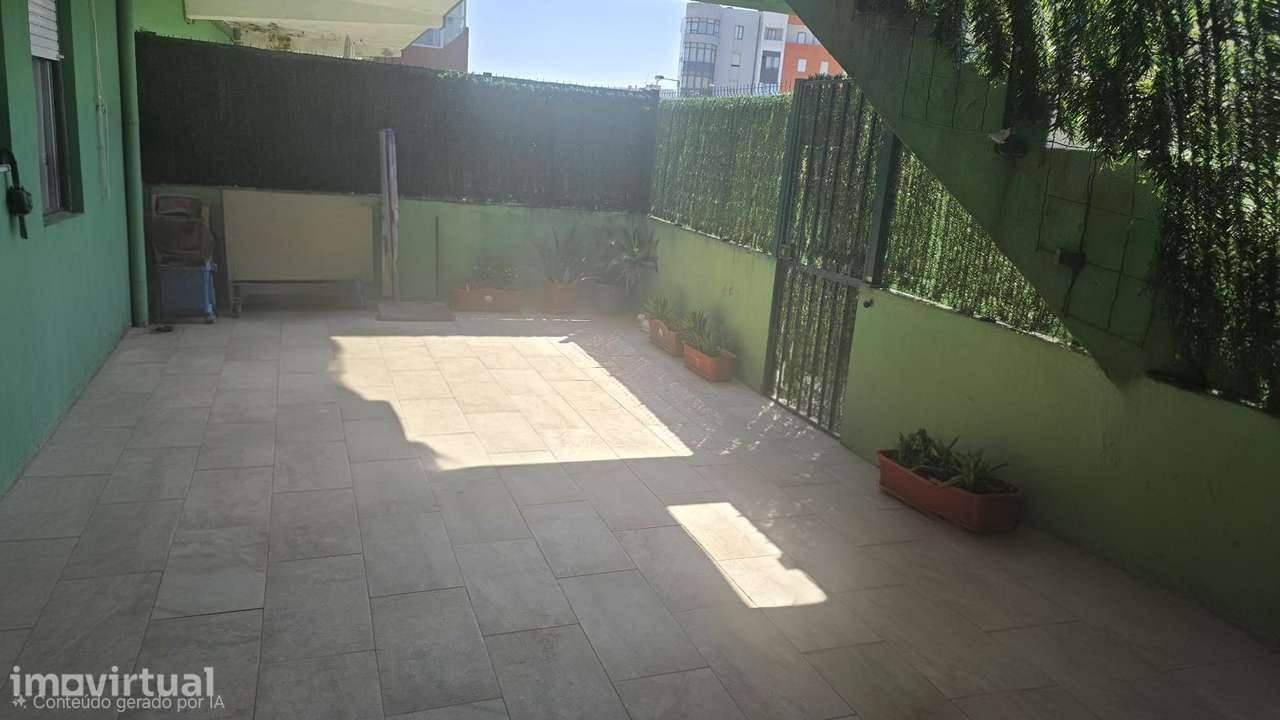 T2 com terraço, pronto a habitar, excelente localização - Grande imagem: 2/9