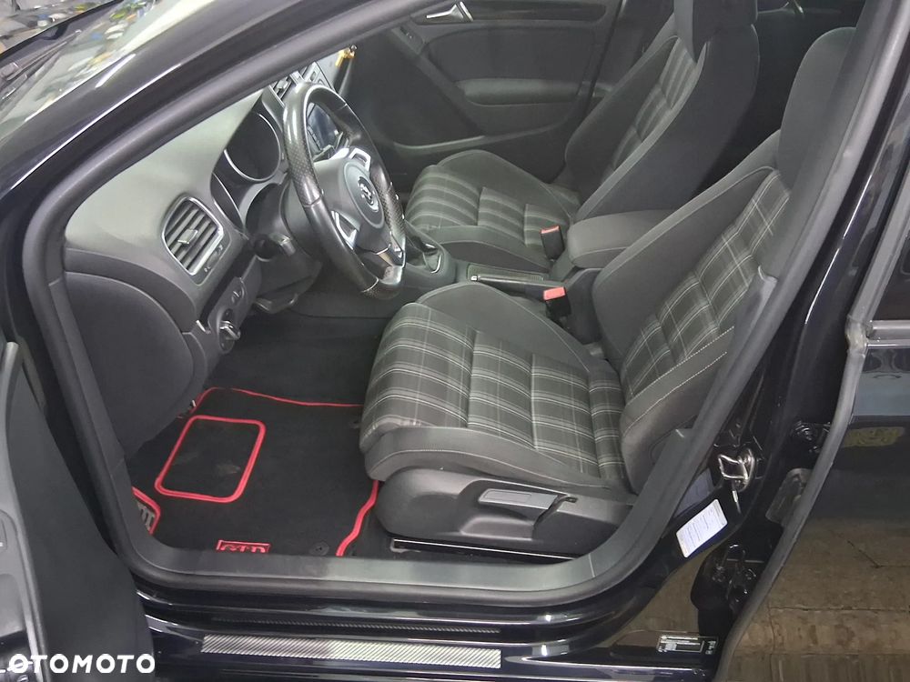 Volkswagen Golf VI 2.0 TDI GTD - 13