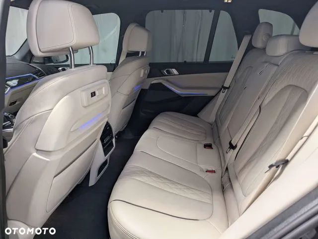 BMW X5 xDrive40i xLine - 29