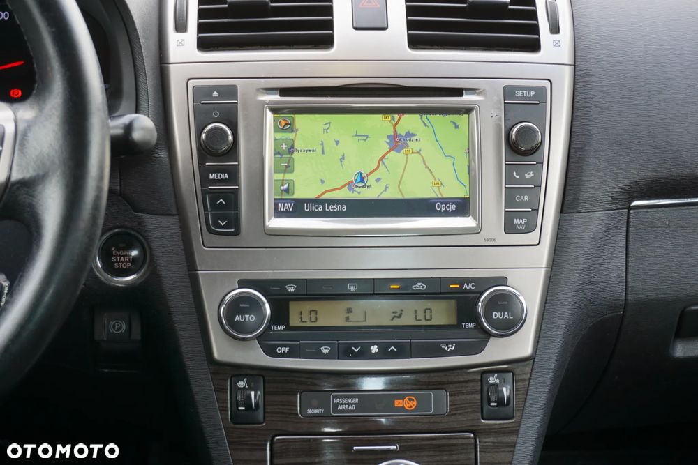 Toyota Avensis 2.0 D-4D Premium - 23