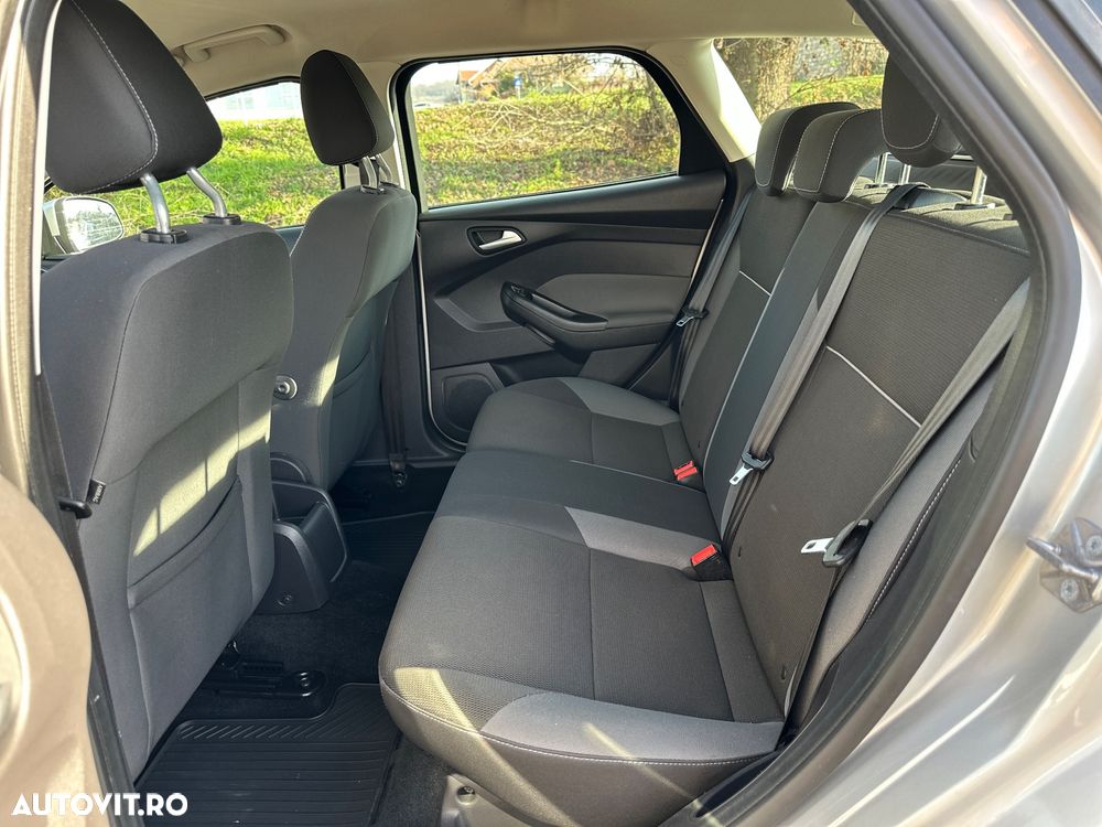 Ford Focus 1.6 TDCi DPF Champions Edition - 8