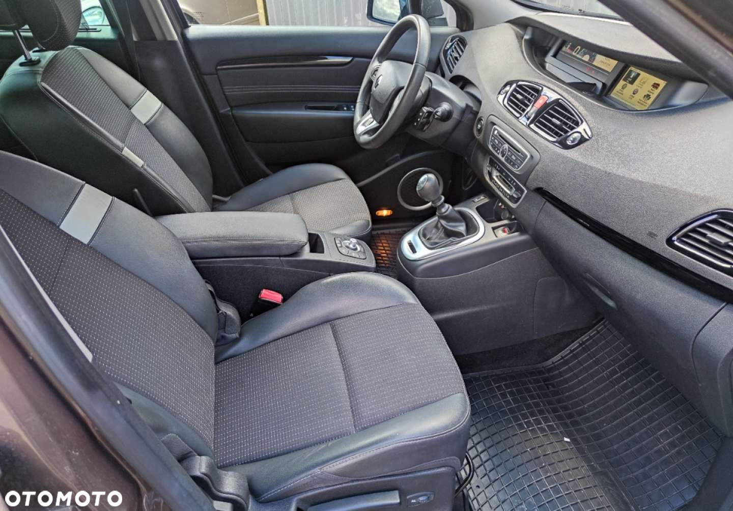 Renault Grand Scenic TCe 130 Dynamique - 27