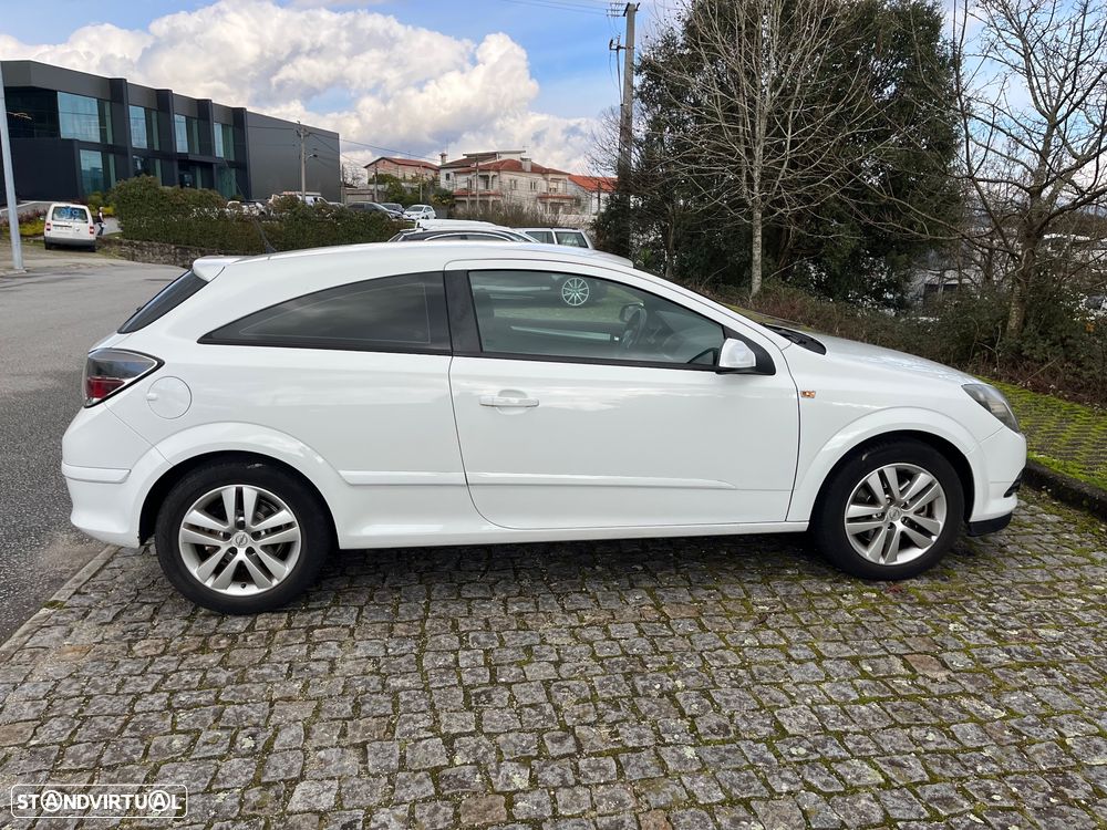 Opel Astra GTC 1.7 CDTI - 3