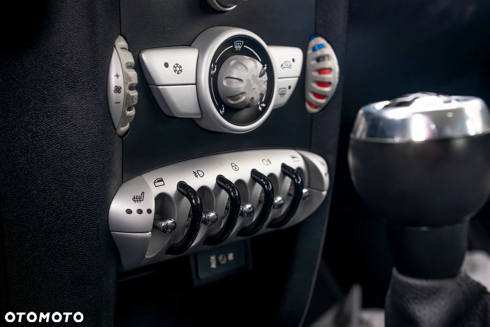 MINI Cooper Standard - 12