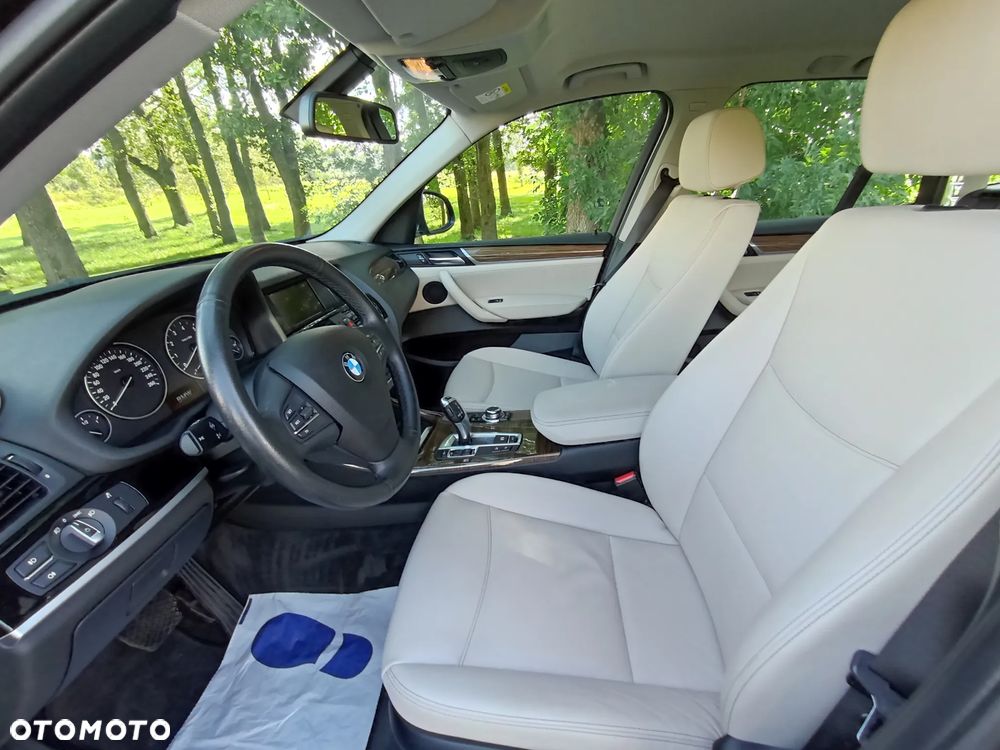 BMW X3 xDrive20i Advantage - 20