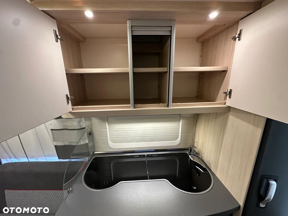 Hobby 460 UFE DE LUX EDITION z napędem i markizą pompowaną. - 21