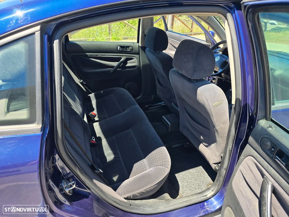 VW Passat 1.9 TDi Confortline - 10