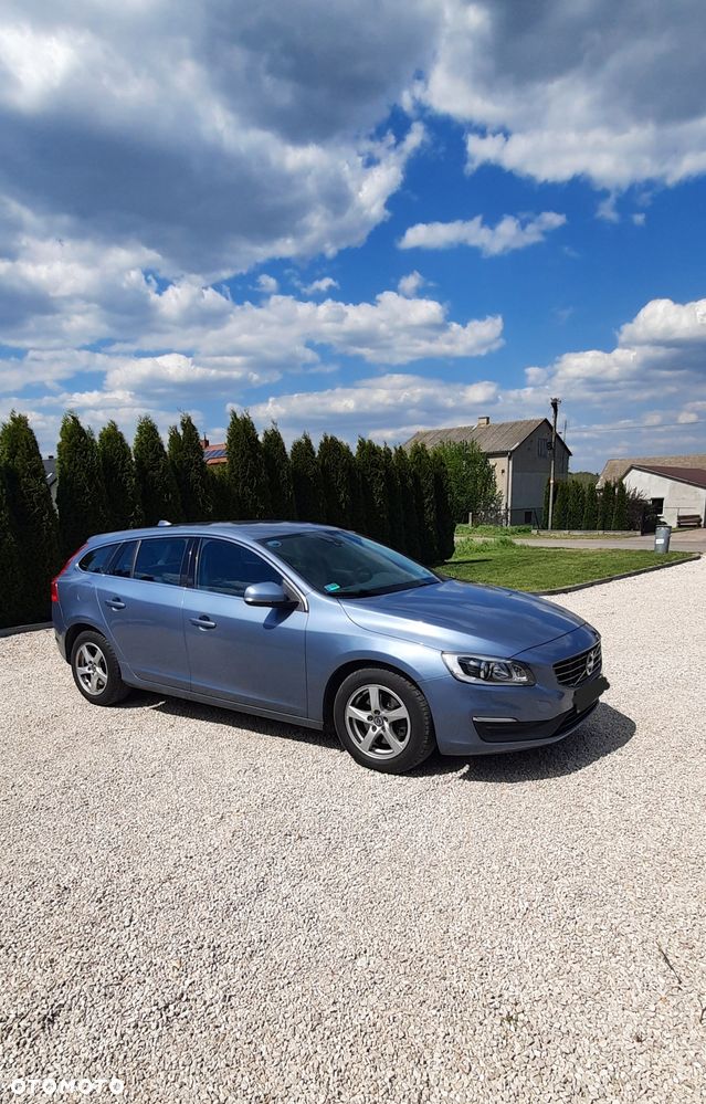 Volvo V60 D2 Momentum - 13