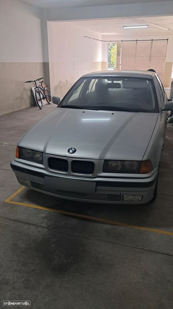 BMW 320 i Touring - 3