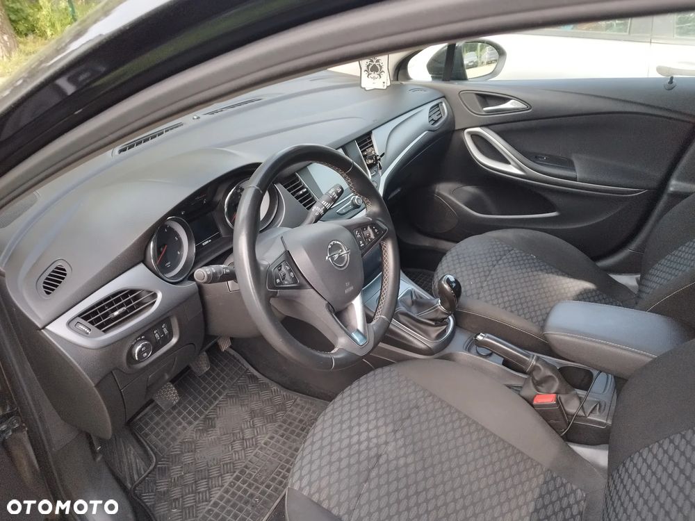 Opel Astra 2018 photo 4