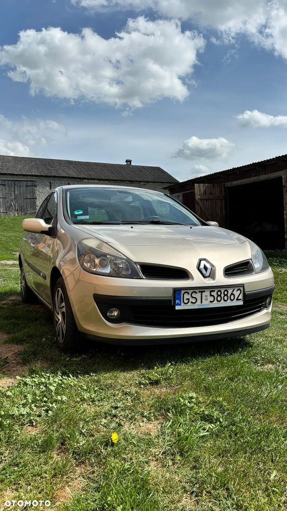 Renault Clio - 2