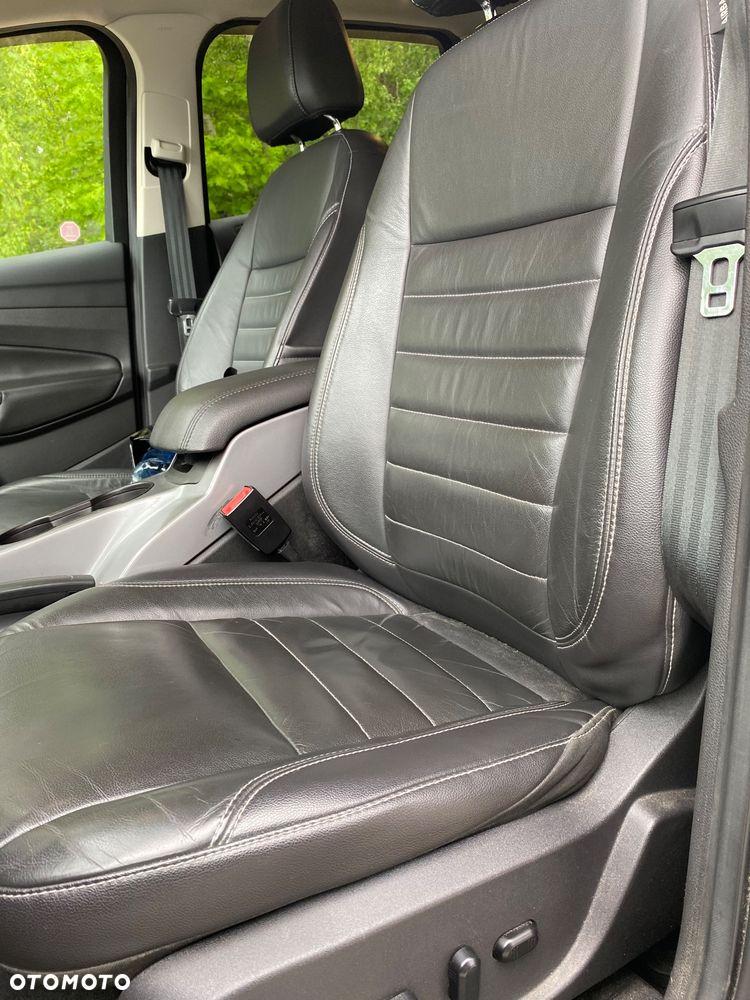 Ford Escape 2.0 EcoBoost AWD Titanium - 9
