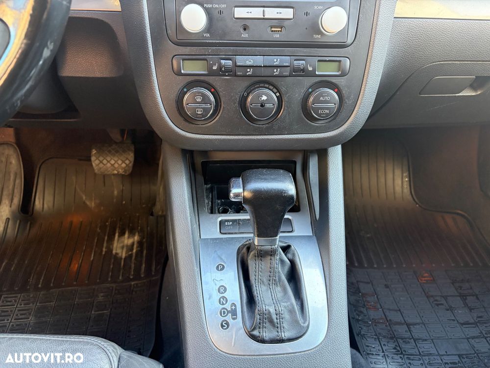 Volkswagen Golf 1.6 FSI Automatik Comfortline - 11