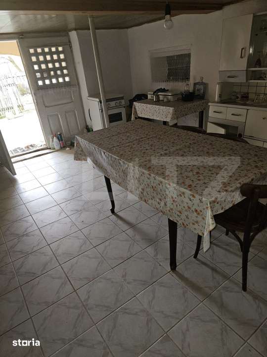 Casa plan parter plus etaj, cu 3 camere, 158 mp si 6300 mp teren, zona - Imagine principală: 4/5