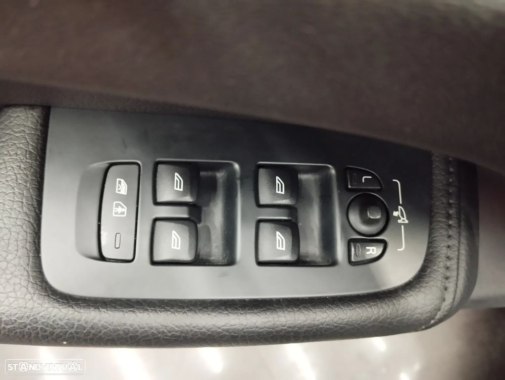 Volvo XC 60 2.0 D4 Inscription Geartronic - 22