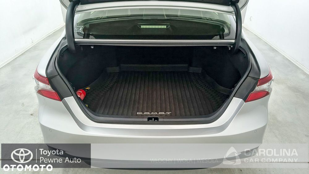 Toyota Camry 2.5 Hybrid Comfort CVT - 22