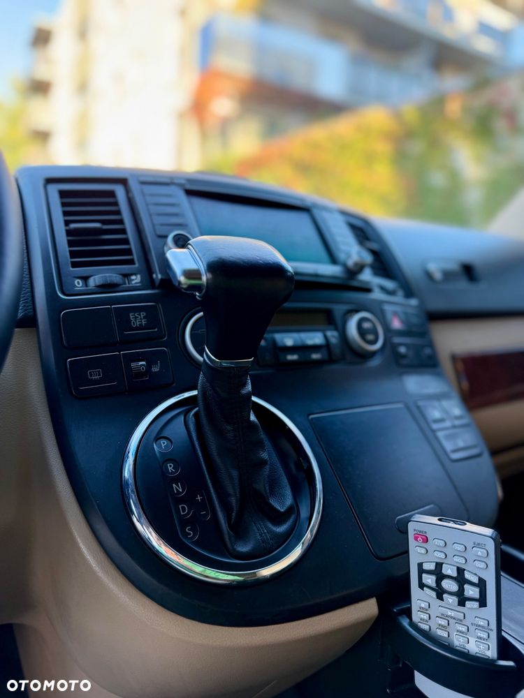 Volkswagen Multivan - 27