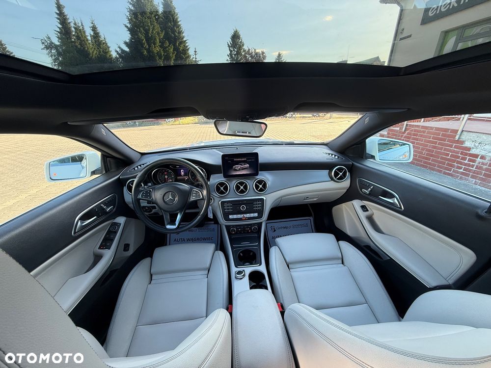 Mercedes-Benz CLA 250 7G-DCT Peak Edition - 33