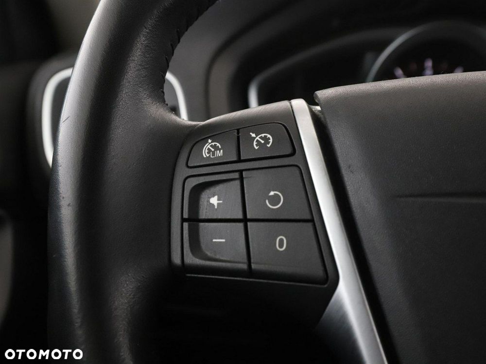 Volvo V40 T2 Geartronic - 29