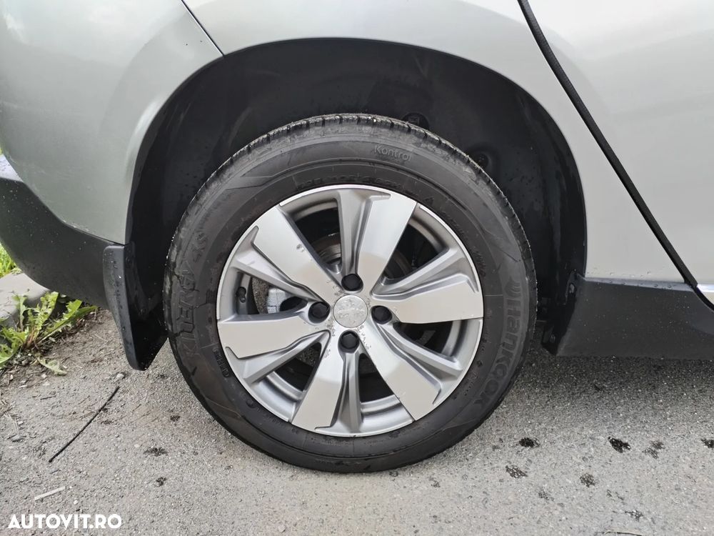 Peugeot 2008 1.2 PureTech Turbo S&S Allure - 3