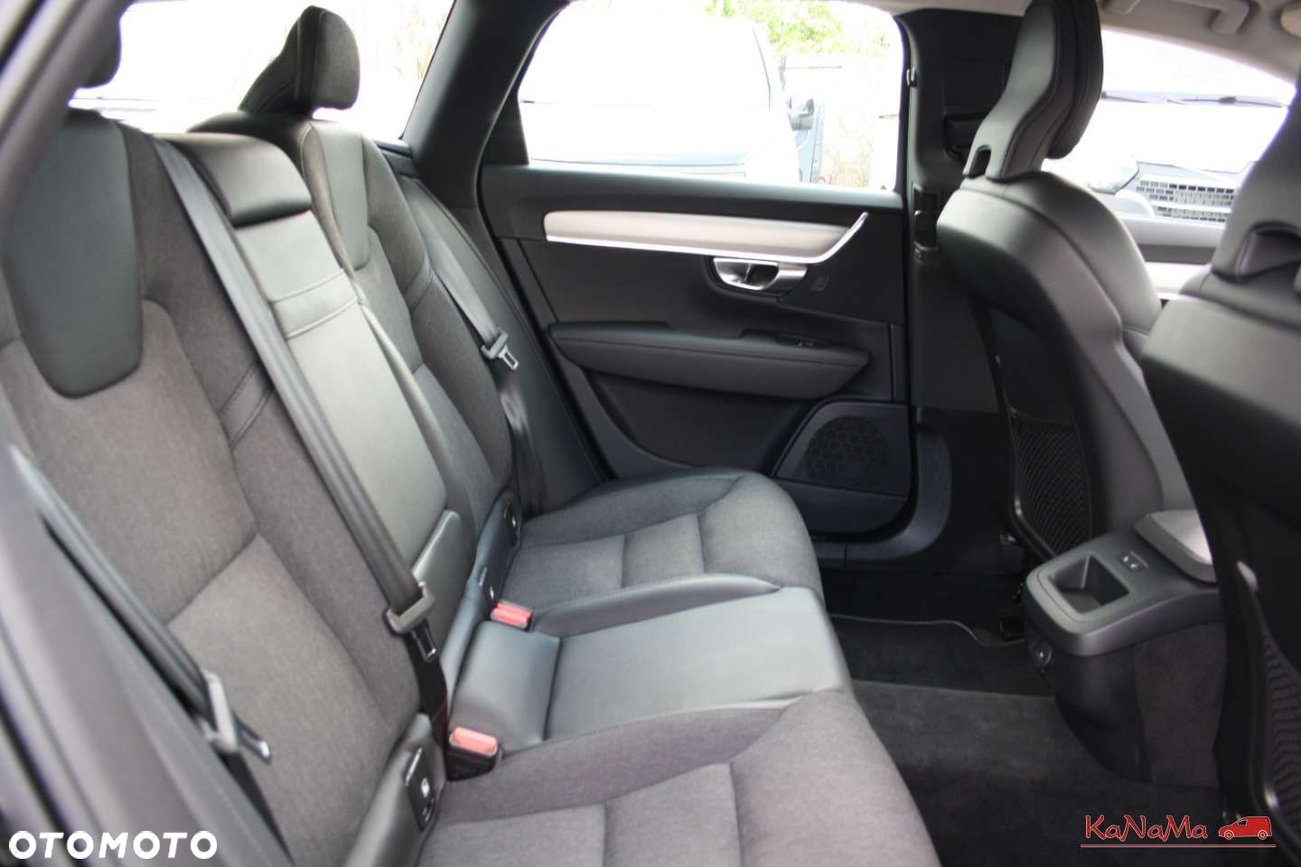 Volvo V90 Cross Country - 34
