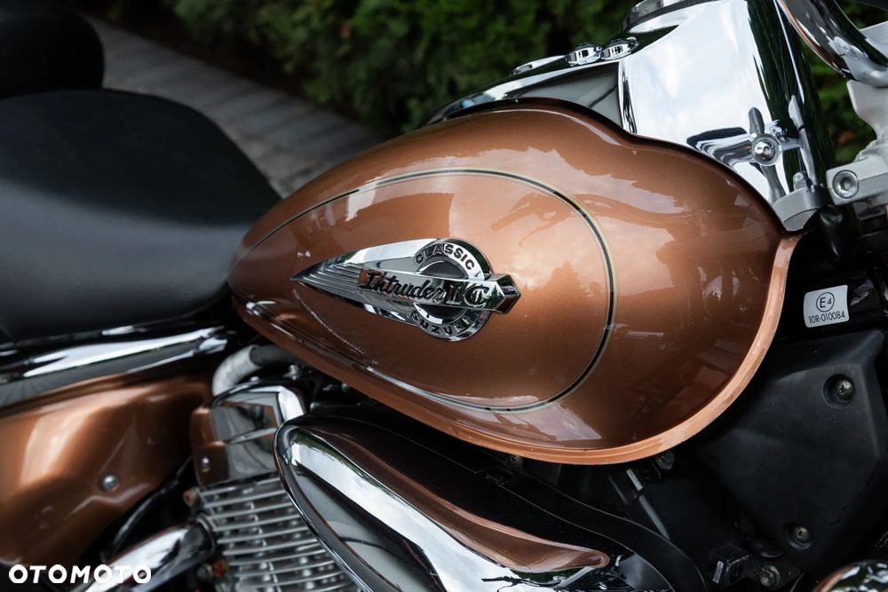 Suzuki Intruder - 10