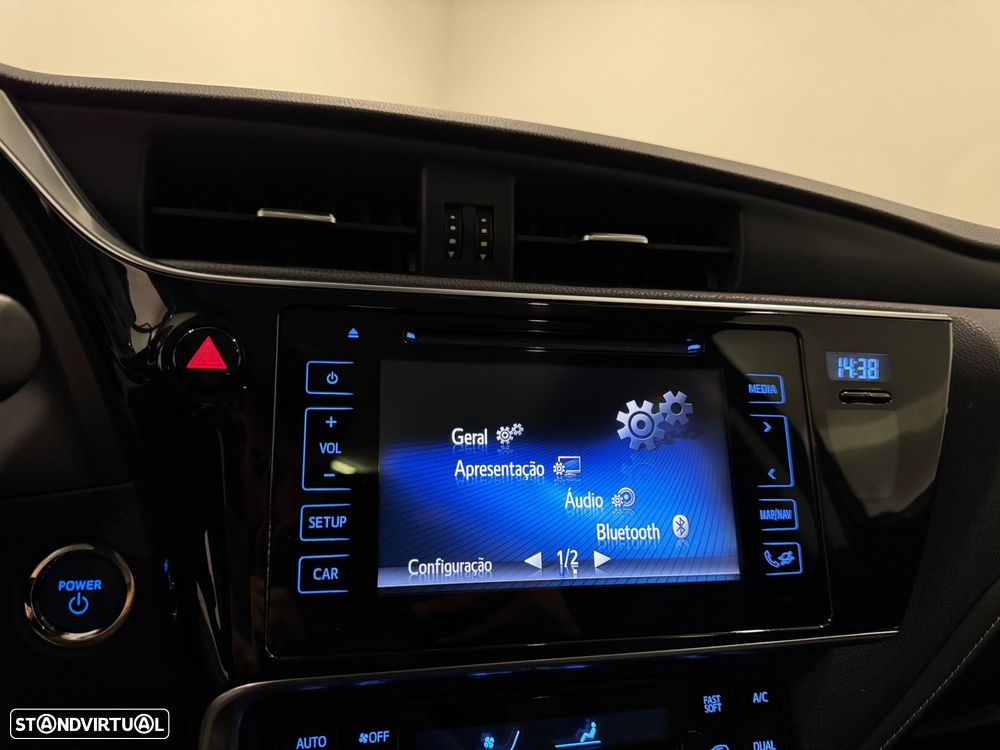 Toyota Auris Touring Sports 1.8 HSD Comfort +P.Techno+P.Sport - 37