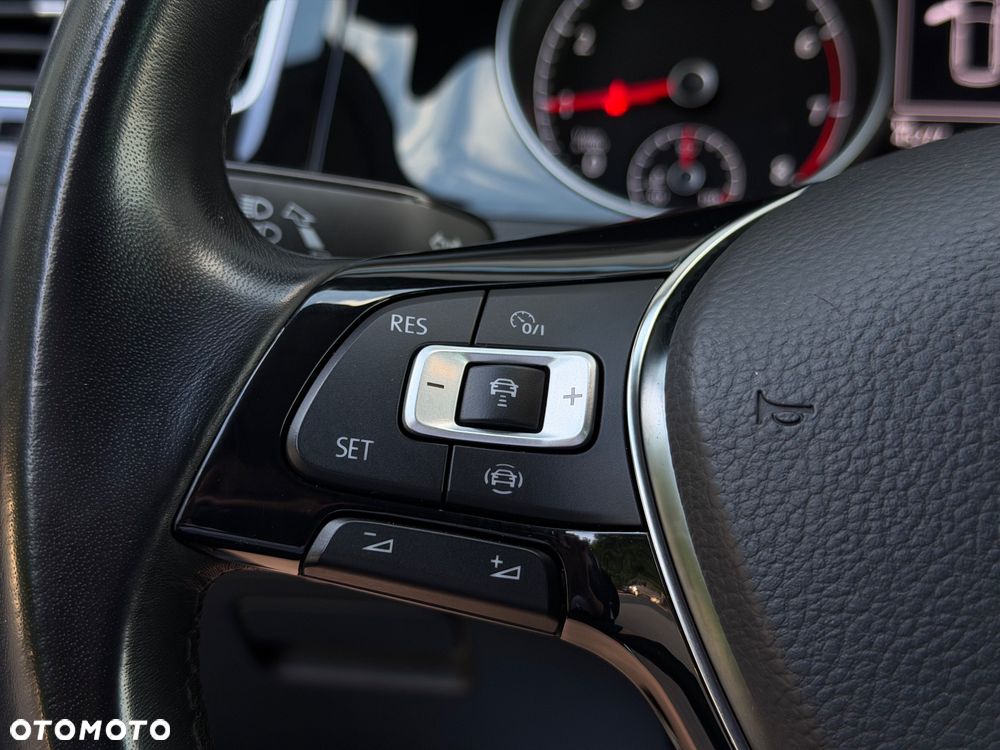 Volkswagen Golf 1.0 TSI IQ Drive - 20