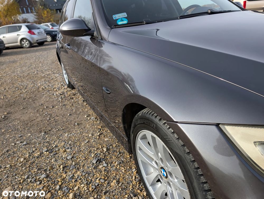 BMW Seria 3 318d - 22