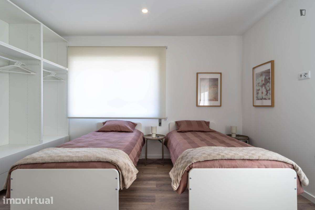 Quarto - localizado em Rio Tinto Porto - Grande imagem: 4/19