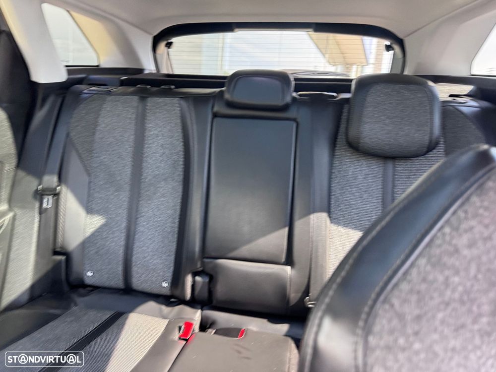 Peugeot 3008 1.2 PureTech Allure EAT6 - 13