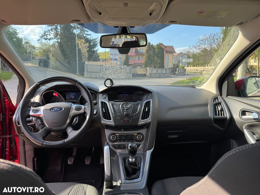 Ford Focus 1.6 TDCI DPF Champions Edition - 9