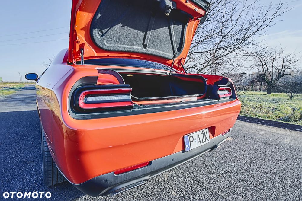 Dodge Challenger 5.7 R/T - 4