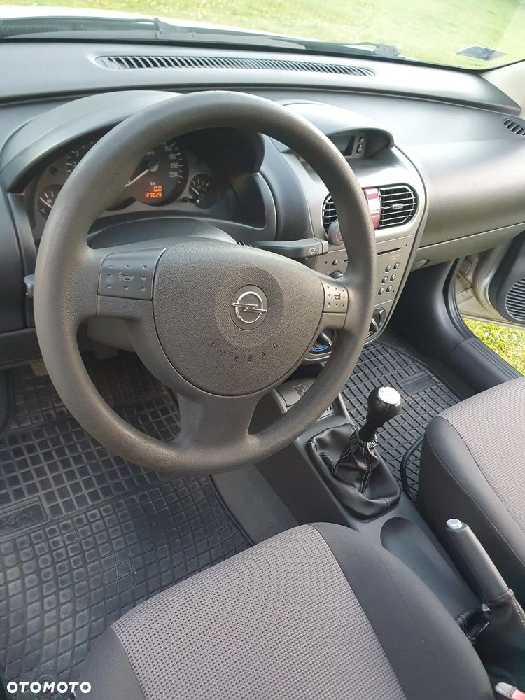 Opel Corsa 1.2 16V - 8
