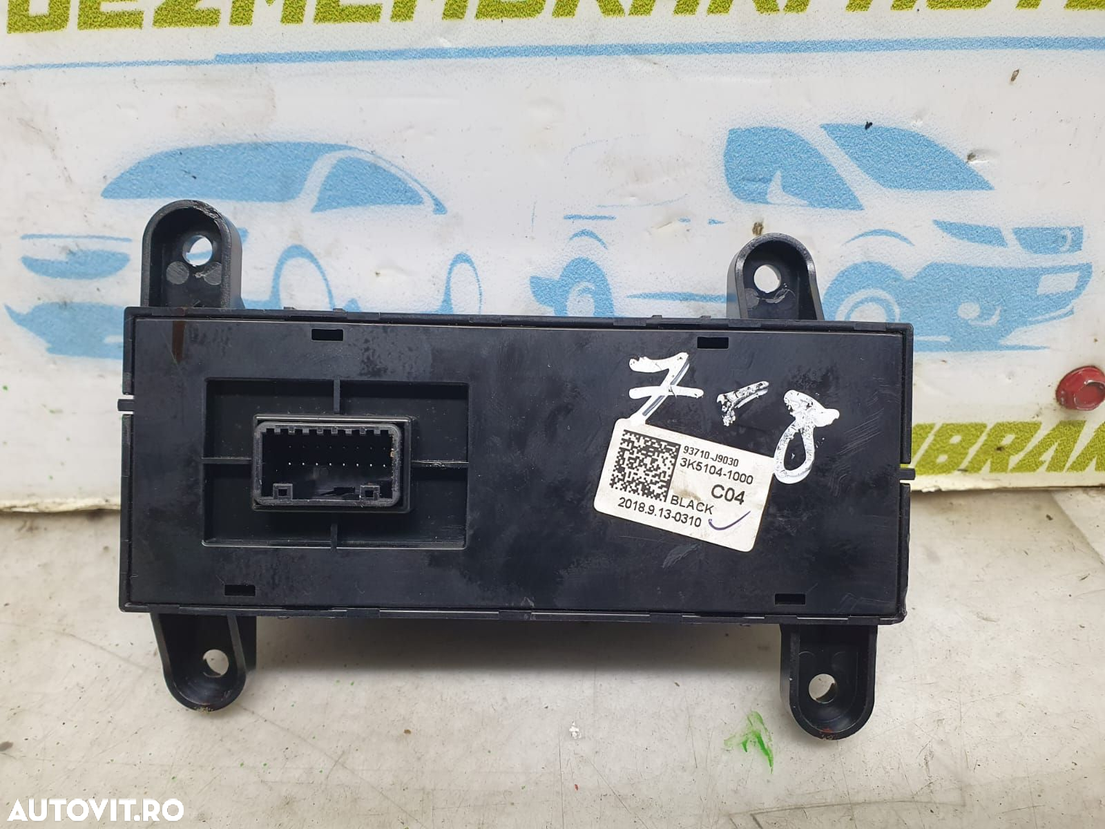 Panou butoane 93710-j9030 Hyundai Kona 1 [2017 - 2019] 1.0 t-gdi G3LC - 2