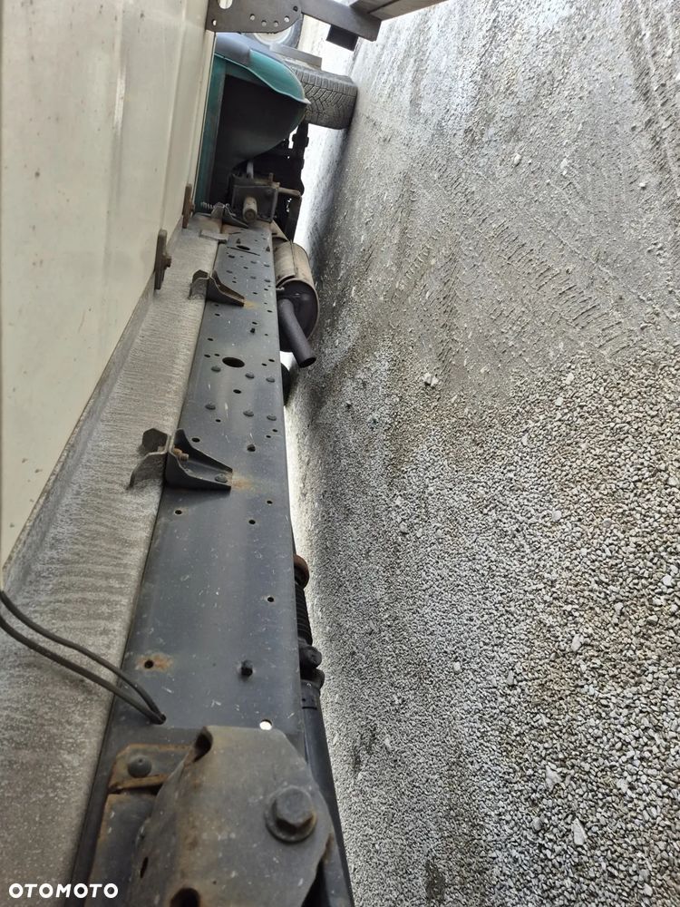 Chłodnia Mroźnia 8 palet, 4.5m , 2 komory, 2 parowniki, zasilanie stacjonarne na prąd, stan bdb! - 11