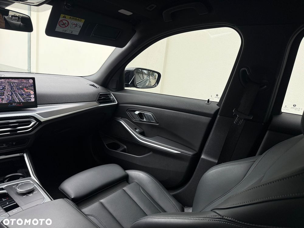 BMW Seria 3 320i - 33