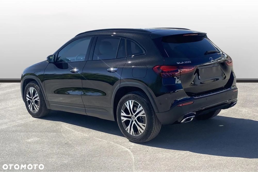 Mercedes-Benz GLA 200 mHEV Progressive 7G-DCT - 3