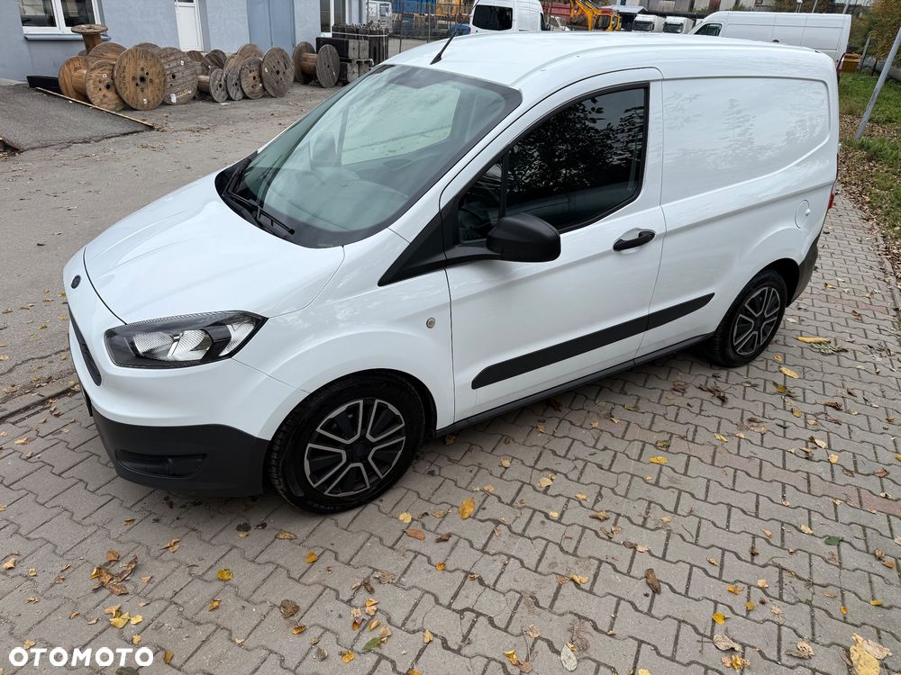 Ford Transit Courier - 8