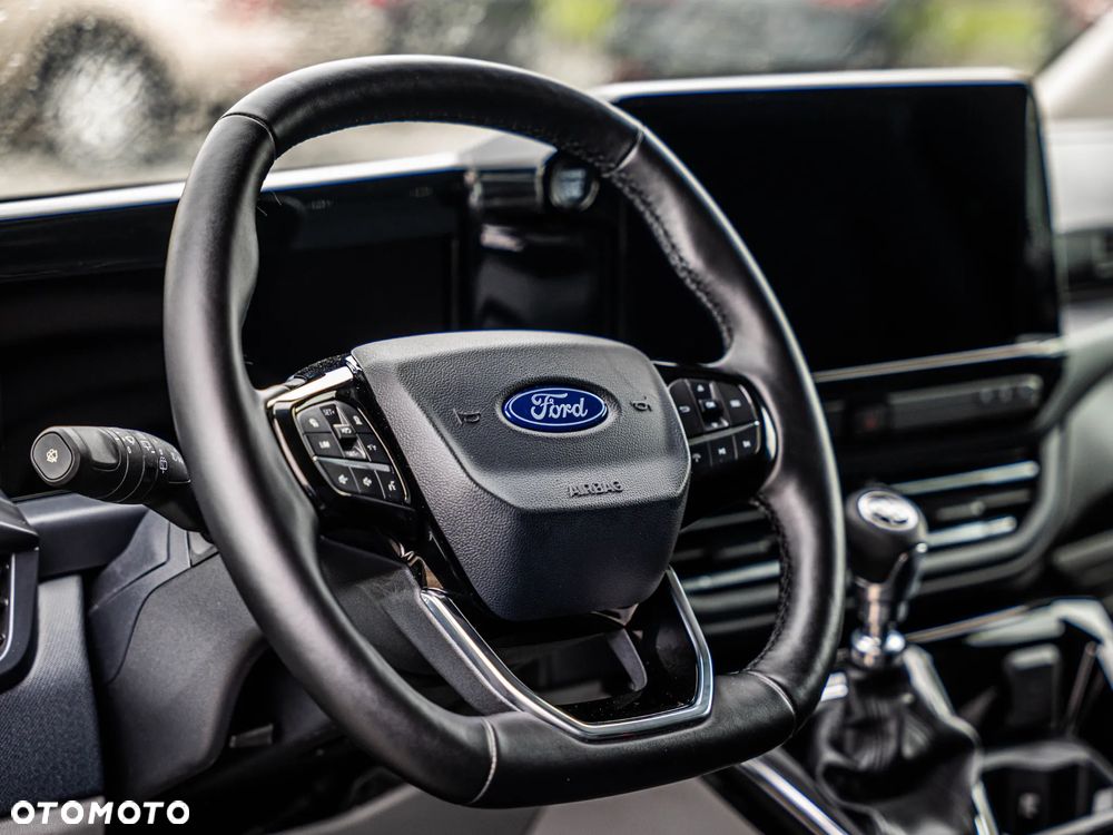 Ford Tourneo Custom - 27