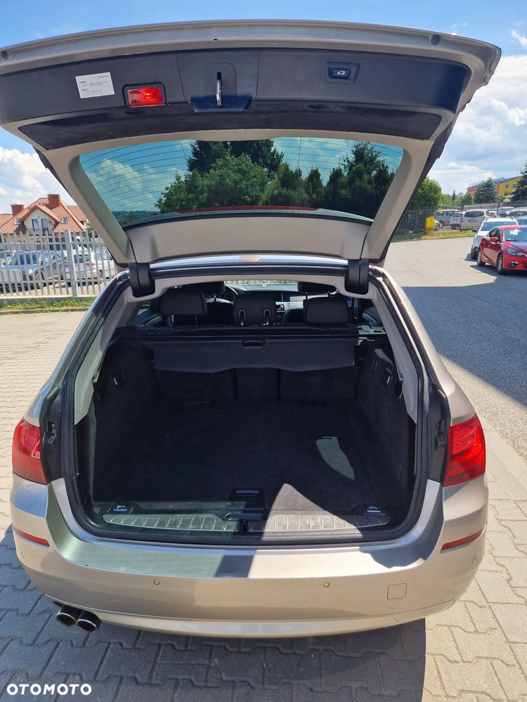 BMW Seria 5 520d Touring - 12