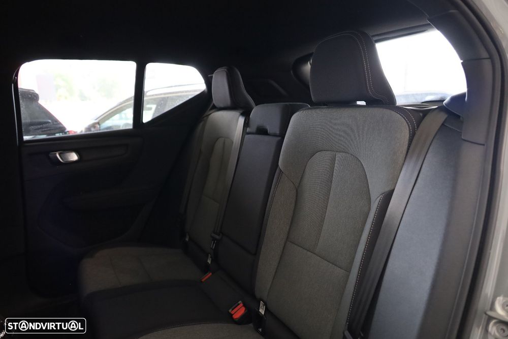 Volvo XC 40 1.5 T2 Plus Dark Auto - 9