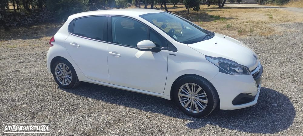 Peugeot 208 1.5 BlueHDi Signature - 2