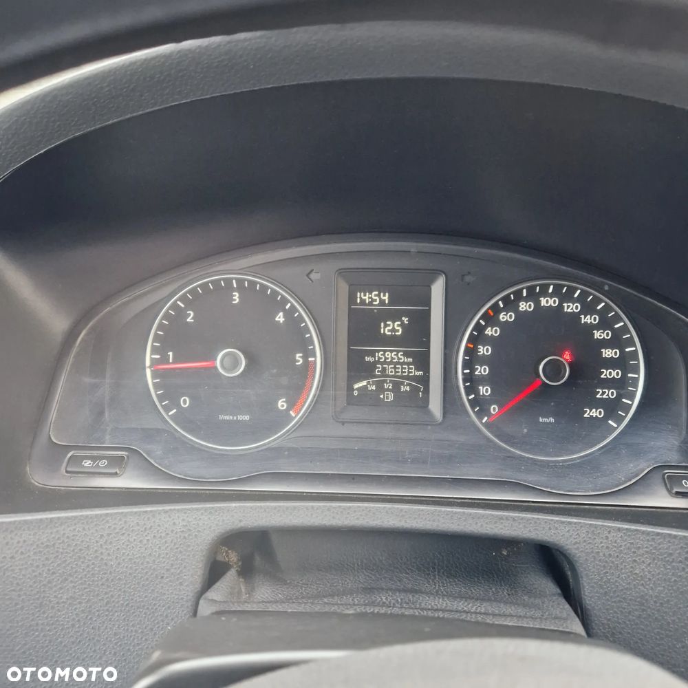 Volkswagen Caravelle - 10