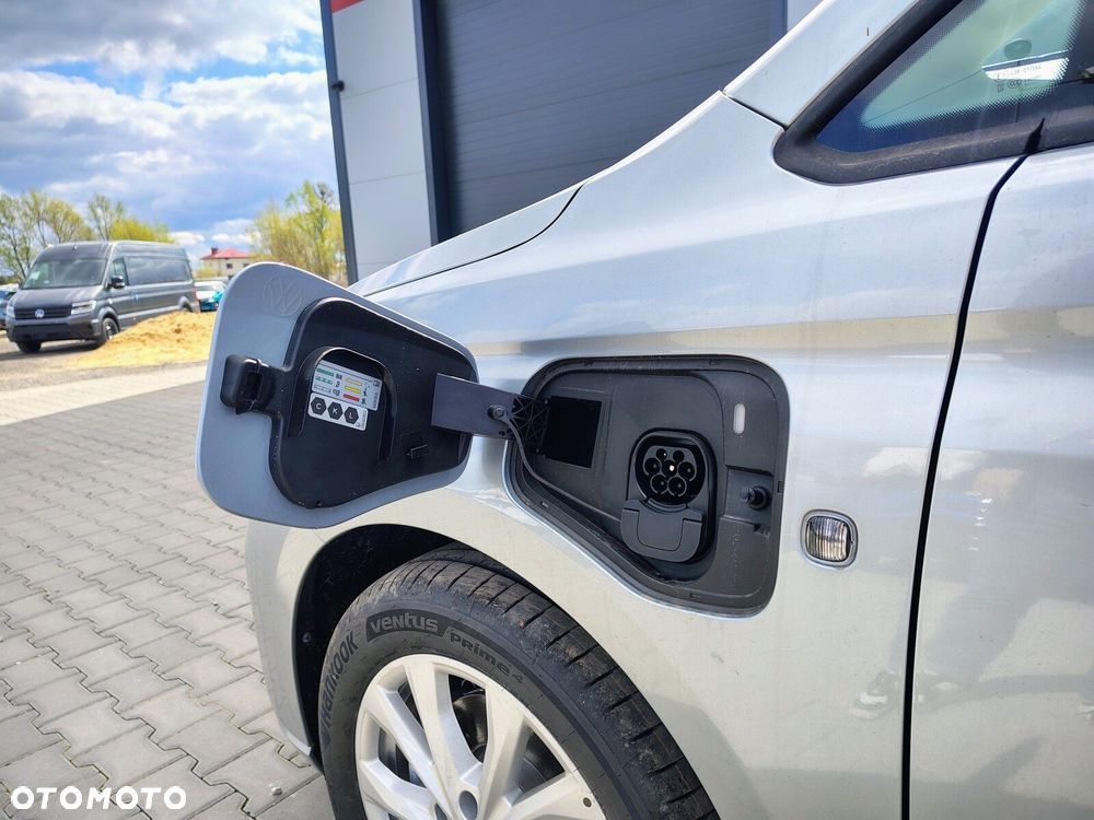 Volkswagen Caddy Caddy Maxi Life 7-miejscowy silnik: 1,5 l TSI eHybrid EU6 85 kW / skrzynia biegów: automatyczna DSG, 6-biegowa rozstaw osi: 2970 mm - 9